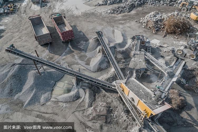 建筑材料厂碎石采石场机器鸟瞰图