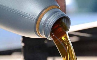 润滑油是不是机油?机油多久换一次?